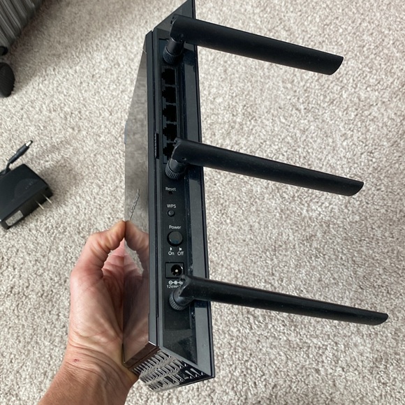 Netgear Wi-Fi Extender - Picture 2 of 8